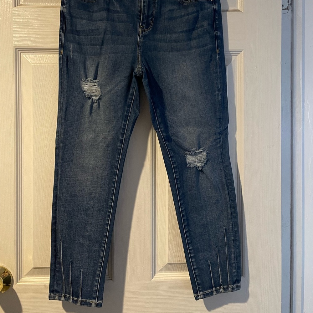 Habitual skinny jeans.